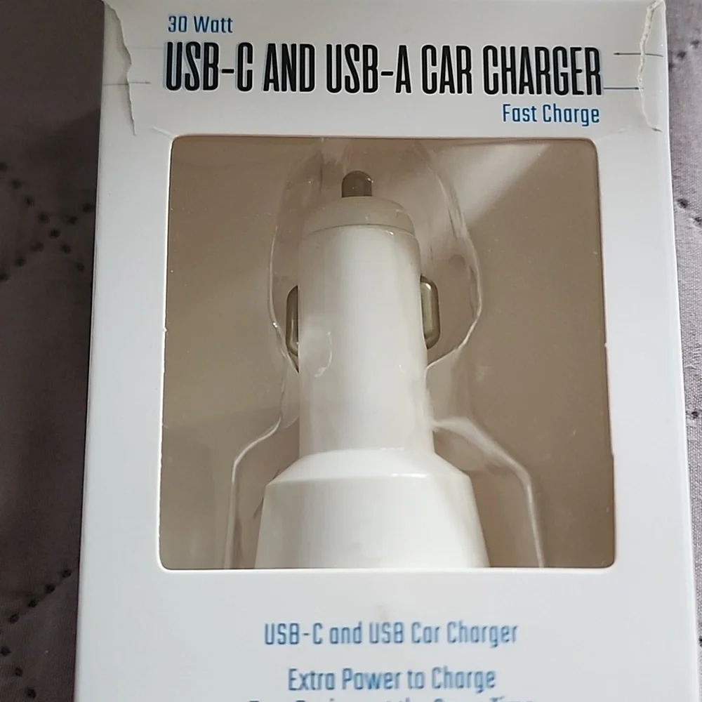 White USB-C and USB-A Car Charger